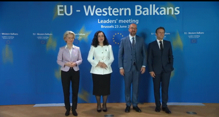 Von der Leyen admiruese e Dua Lipës, Osmani e fton në ‘Sunny Hill Festival’: Hajdeni bashkë me Michel dhe Macronin