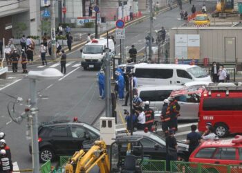 Atentat ish-kryeministrit japonez, qëllohet me armë zjarri, në gjendje të rëndë për jetën