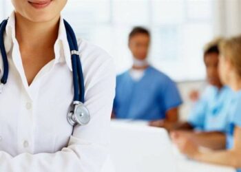 Shoqata e Infermierëve ngre shqetësimin për mungesë mjekësh dhe infermierësh në spitale