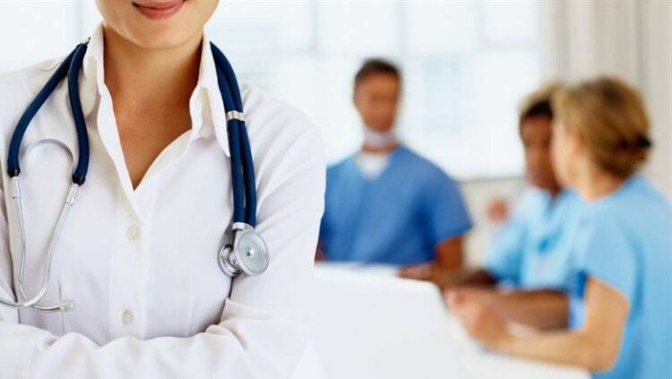 Shoqata e Infermierëve ngre shqetësimin për mungesë mjekësh dhe infermierësh në spitale