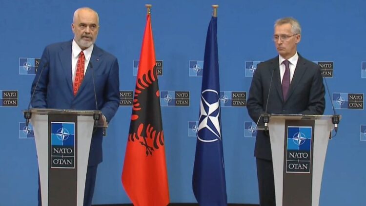 Stoltenberg falenderon Shqipërinë për ratifikimin e protokolleve: Edhe vizita në Ukrainë ishte dëshmi solidariteti