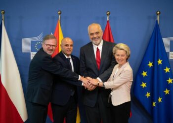 Historike/ Shqipëria çel negociatat! BE: Me Tiranën bëhemi më të plotë! Rama: Integrimi e bën Ballkanin më të mirë