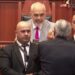 Momente tensioni në sallë, Sali Berisha i flet përballë Ramës: O burracak, i pafytyrë! Ndërhyn garda