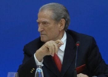 Shpallja ‘non grata’ nga Britania e Madhe, Berisha: Janë shpifje, edhe kjo sponsorizim i Sorosit