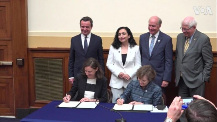 SHBA dhe Kosova nënshkruajnë marrëveshjen prej 236 miliardë dollarësh në fushën e energjisë