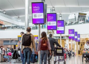 Kaosi në aeroporte/ Pse Heathrow ndaloi shitjen e biletave?