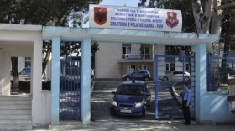 Heroinë në kuti shkrepësesh dhe 2.6 milionë lekë, arrestohen dy trafikantët në Fier