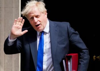 Largimi i Johnson, Skocia gëzon, Rusia nuk kursen kritikat