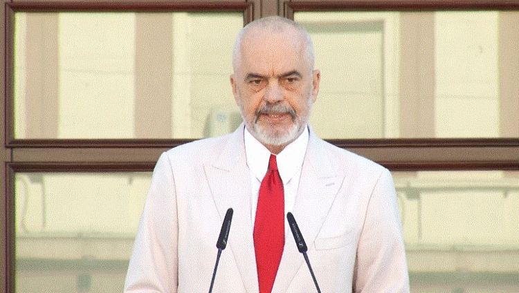 Ngrihet flamuri i BE-së te kryeministria/ Rama: Shqipëria sot kalon në një tjetër nivel!