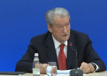 Berisha paralajmëron Ramën: Mos luaj me çmimin e energjisë ose përballu me revolta të fuqishme