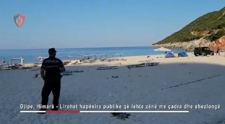 Zaptuan plazhin në Gjipe, nën hetim katër administratorë, hiqen 130 çadra dhe shezlongë