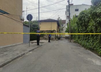 Zjarr në një banesë në Tiranë, vdes foshnja 6-muajshe