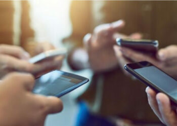 Shpenzimi mesatar i shqiptarëve për shërbimet celulare u rrit me 3% vitin e kaluar