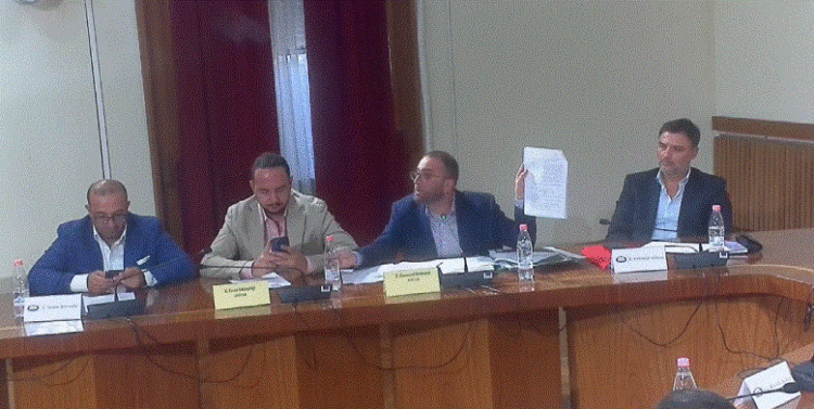 Kërkesa e PD për heqjen e mandatit të Xhaçkës, mblidhet Këshilli i Mandateve