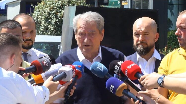 Berisha te familja e 7-vjeçares: E vrau xhelati skafist i qeverisë, imitoi ministrin e tij