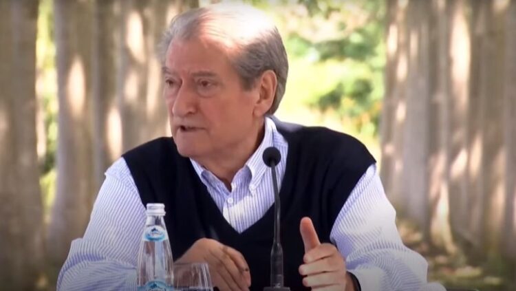 Berisha takim me fermerët: Hapja e doganave në kuadër të Ballkanit të Hapur do falimentojë fermat tona