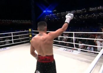 Florian Marku fiton ndeshjen në ‘Air Albania’, ‘mposht’ meksikanin, fiton titullin ‘WBC'(FOTO)