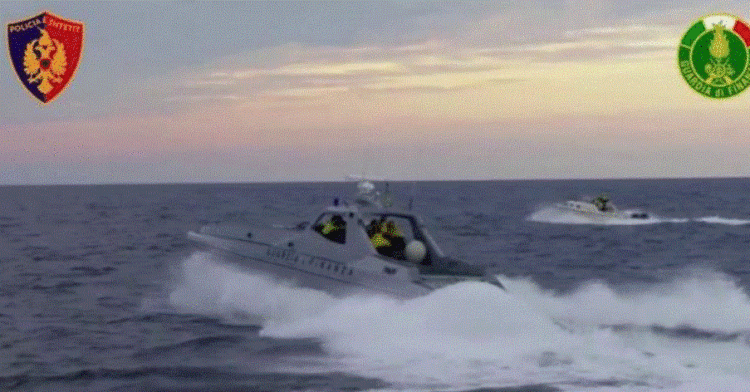 Guardia di Finanza operacion në Vlorë, sekuestrohen 600 kg kanabis, 3 të arrestuar