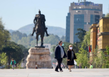 Banka Botërore: Qëndrueshmëria e sistemit të pensioneve ka vetëm një rrugë, rritja e pagave