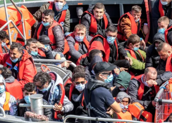 ‘The Guardian’ jehonë trafikanëve shqiptarë: Kontrollojnë tregtinë e drogës në Angli