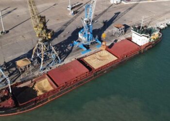 Mbërrin në portin e Durrësit anija tregtare me 3,040 ton grurë nga Turqia