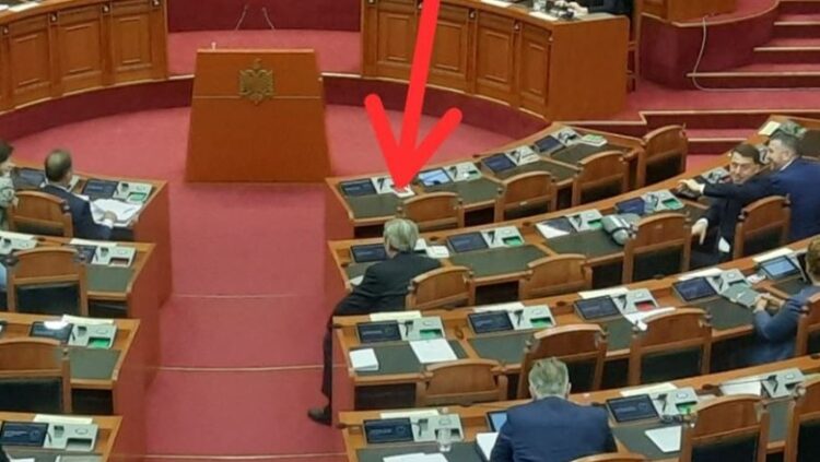 Berisha ‘kalon’ me Partinë Socialiste: Ja pse e bëra