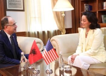 Presidenti Begaj pret ambasadoren e SHBA-ve, Kim: Biseduam për çështje të rëndësishme të bashkëpunimit dypalësh