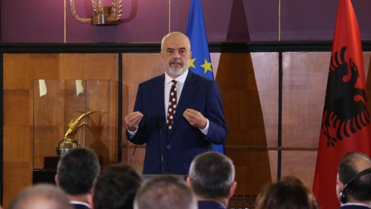 Mblidhet sot Forumi për Menaxhimin e Mbetjeve, i pranishëm edhe kryeministri Edi Rama