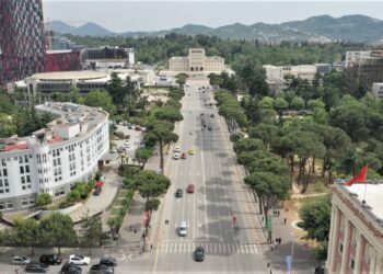 Krizë e vështirë për Shqipërinë, rritja ekonomike nuk kalon 3%, rreziku kryesor inflacioni