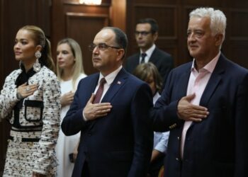 Nesër koncerti madhështor i Rita Orës në Tiranë, Begaj e dekoron me me titullin “Naim Frashëri”