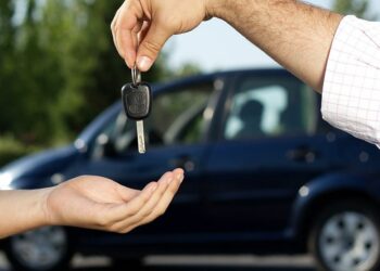 Bien shitjet e makinave; Për 8-mujorin 2022, numri i autoveturave që regjistrohen për herë të parë 15% më pak se vjet