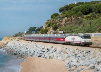 Spanja lehtëson qytetarët, bileta e trenit falas