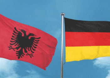 Punonjësit shqiptarë nuk janë më të preferuarit e Gjermanisë, përgjysmohen leje e qëndrimit