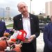Ambasadori britanik në Kukës: Aplikoni për viza, mos e merrni rrugën ilegalisht! Fëmijët po detyrohen t’i hyjnë krimit