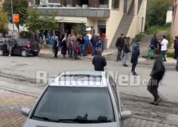 Rëndohet bilanci në Klos, babë e bir të vdekur, dy të plagosur