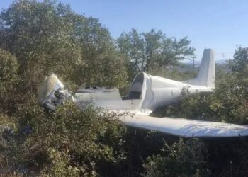 LAJMI I FUNDIT/ Rrëzohet avioni në Greqi, humb jetën piloti