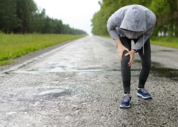Përse dhëmbin kockat në kohë me shi dhe çfarë të bëni për ta lehtësuar dhimbjen?