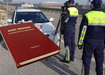 Pas dosjeve, PD-PS konsensus për ndryshimin e Kodit Rrugor, drejt heqjes së postblloqeve dhe përgjysmimit të gjobave