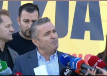 Pedagogët kthehen në auditore, Kovaçi: Në shkurt bojkotojmë provimet nëse nuk plotësohen kërkesat tona!