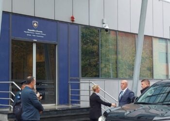 Tensionet në Veri, Kurti takim me liderët e opozitës! Haradinaj lë mbledhjen