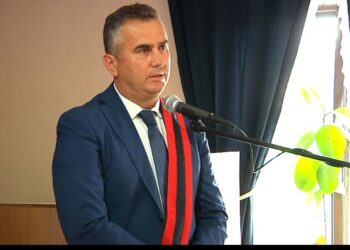 Plagoset me thikë kryetari i bashkisë Divjakë, Fredi Kokoneshi! Arrestohet autori