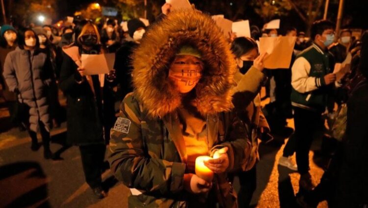 Kina përfshihet nga protestat, kërkohet dorëheqja e presidentit dhe e partisë Komuniste