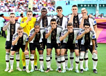 Gjermania e nis Botërorin me protesta, lojtarët mbyllin gojën në shenjë revolte kundër FIFA