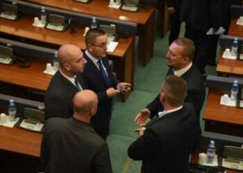 Tensionet në veri pas largimit të serbëve nga institucionet e Kosovës, Lista Serbe përgatiti të njëjtin skenar si në vitin 2018