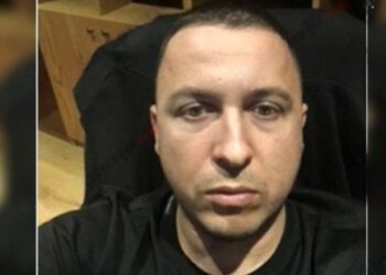 Kontrollet në Fushë-Kuqe për Ervis Martinajn, FNSH ‘zbarkon’ edhe te banesat e familjarëve