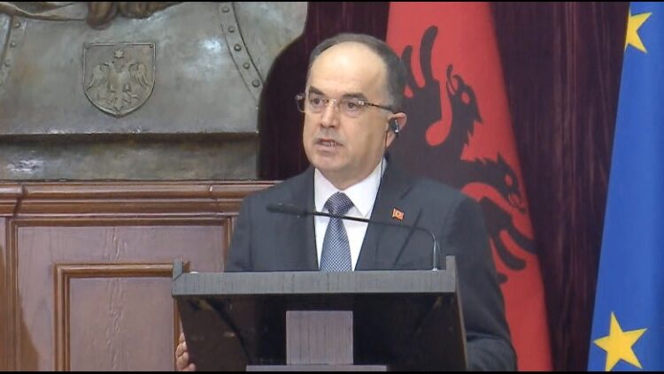 Presidenti Begaj vizitë në Vatikan, do pritet në audiencë nga Papa Françesku