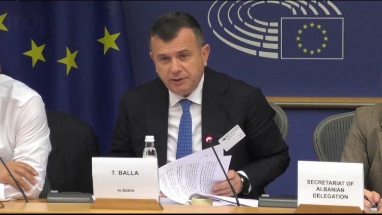 Mbahet takimi i komitetit PE-Shqipëri, Balla: Qeveria është tërhequr nga ligji anti-shpifje