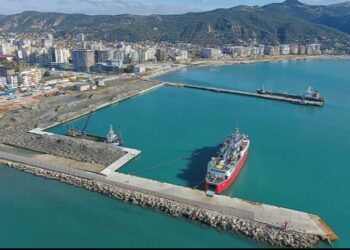 Drejtori i Portit të Vlorës emërohet në një tjetër pozicion, 130 punonjës prej një muaji pa marrë pagën