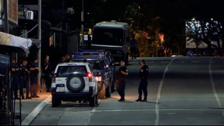 Patrulla e efektivëve në veri të Kosovës sulmohet nga persona të maskuar, plagoset polici! Presidenca: Përgjegjës, regjimi serb