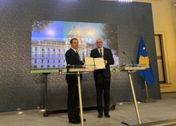 Kurti dorëzon aplikimin për anëtarësimin në BE në Pragë: Ditë historike për popullin e Kosovës